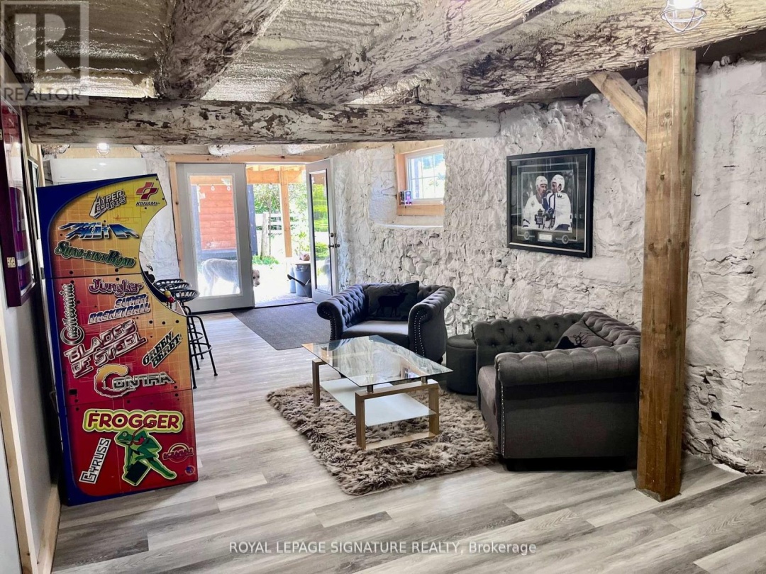 31 BLUE BAY LANE, 