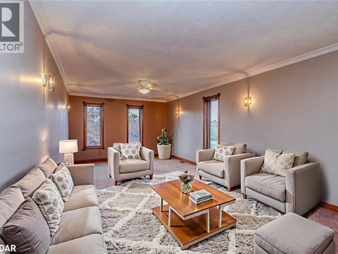 1564 HONEY HARBOUR ROAD, 