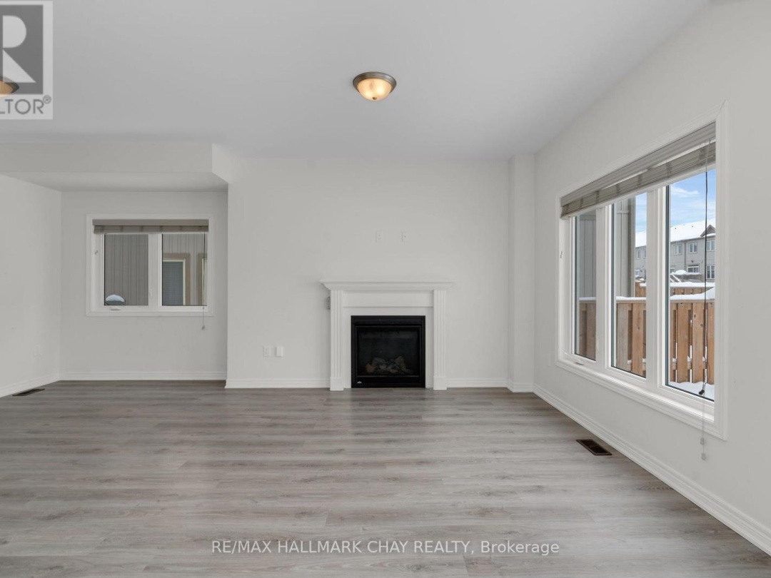 19 CHURCHLEA MEWS, Orillia