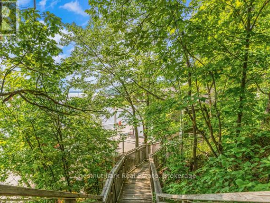 B#206 - 1869 MUSKOKA ROAD 118 HIGHWAY W, 