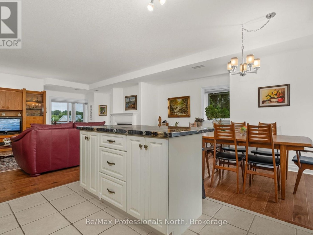 207 - 110 STEAMSHIP BAY ROAD, Muskoka Bay