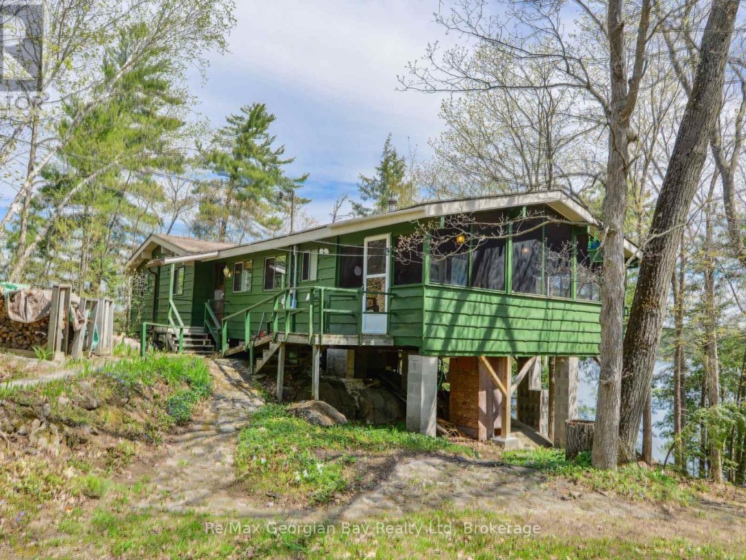 214 Trans Canada Bay Road, Six Mile Lake