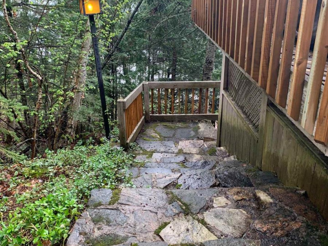 6213 KENNISIS LAKE ROAD, Kennisis Lake