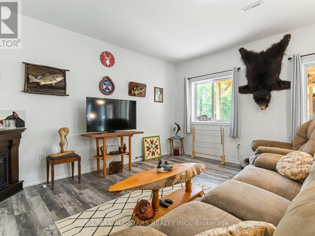 1089 TATTERSAL ROAD, 