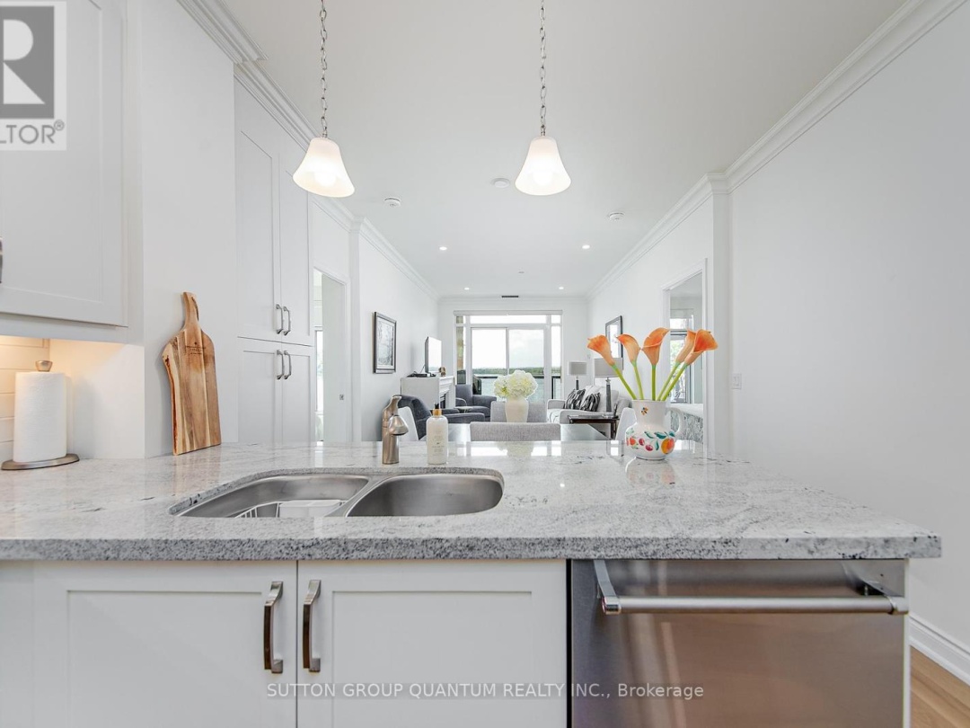 210 - 90 ORCHARD POINT ROAD, 
