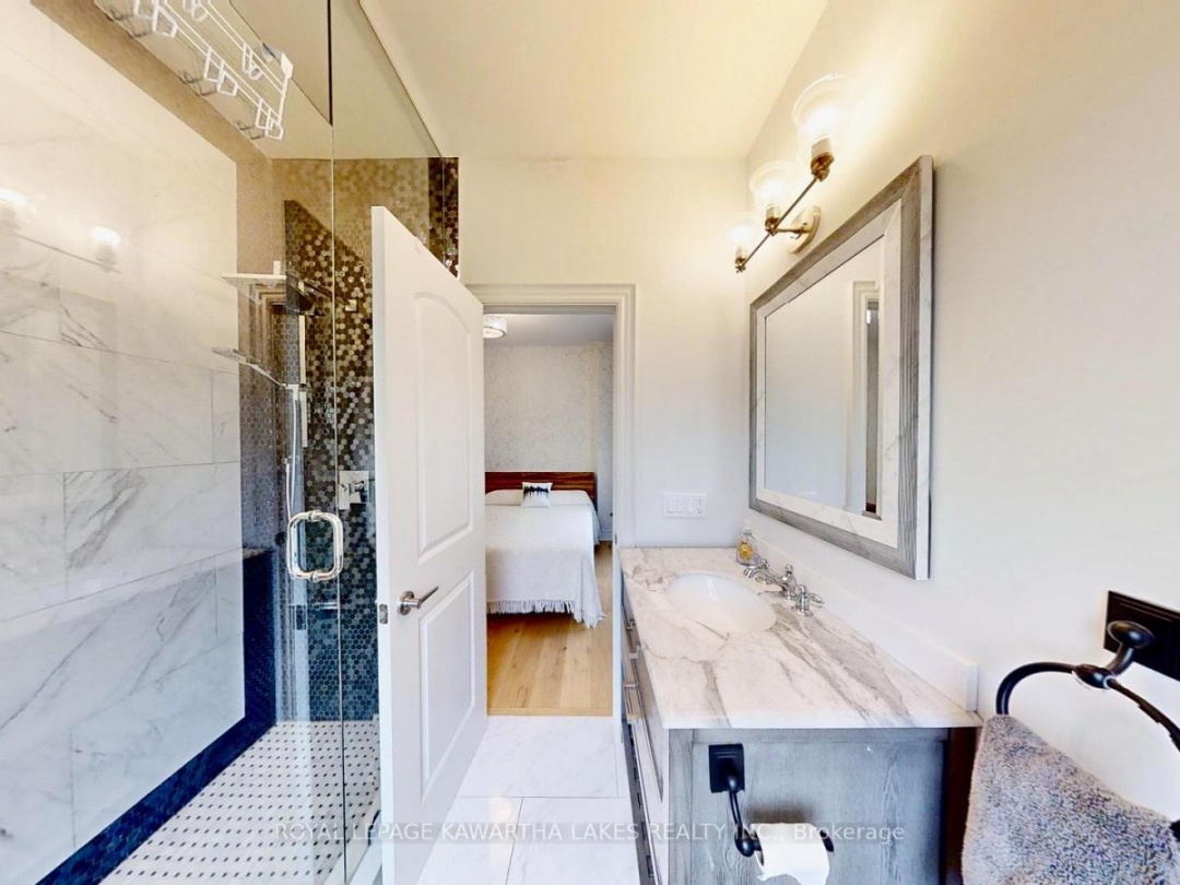 2501 Lakeshore Drive, Lake Simcoe
