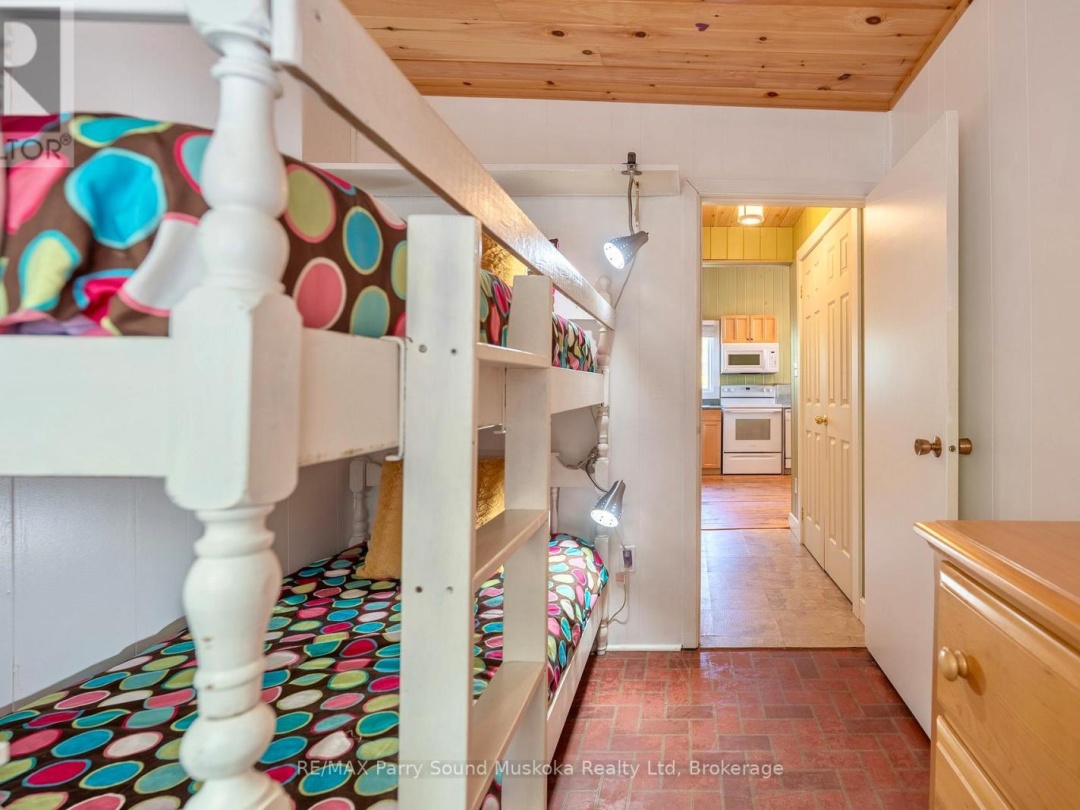7 ISABELLA ISLAND, 