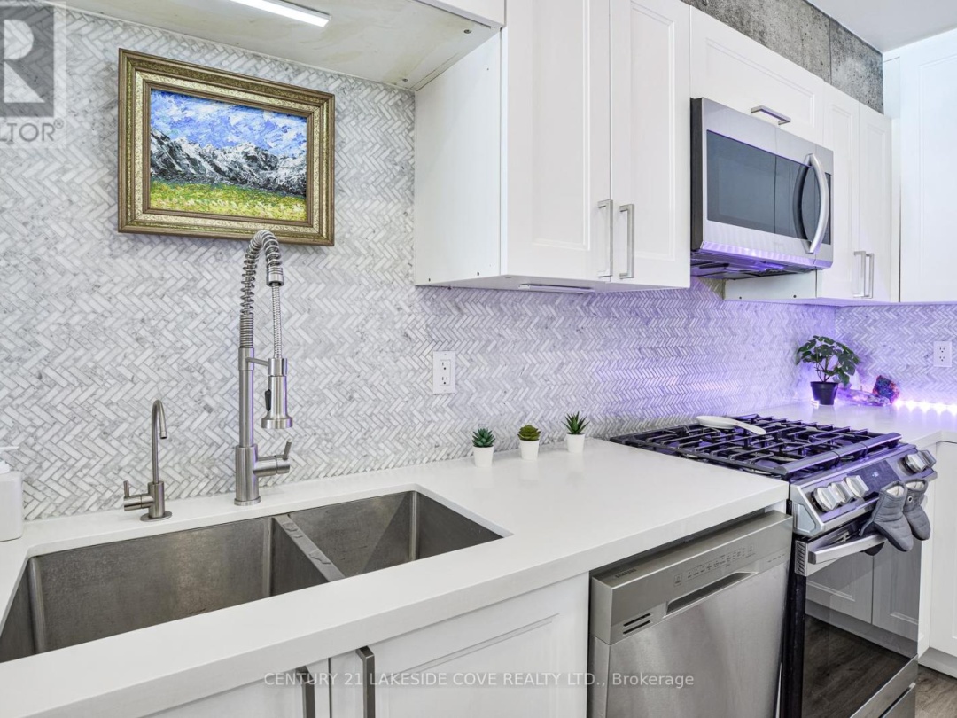 19 4 Paradise Boulevard, Lake Simcoe