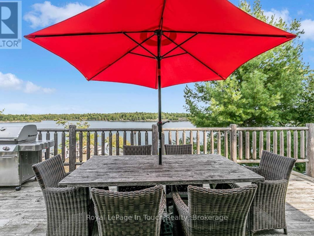 B686-8 DERBYSHIRE ISLAND, Georgian Bay