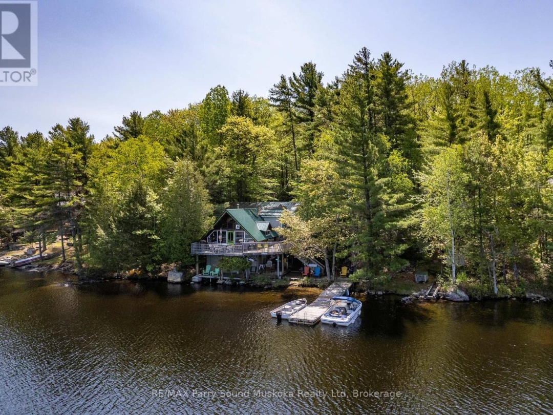 124 Healey Lake Water, Healey Lake