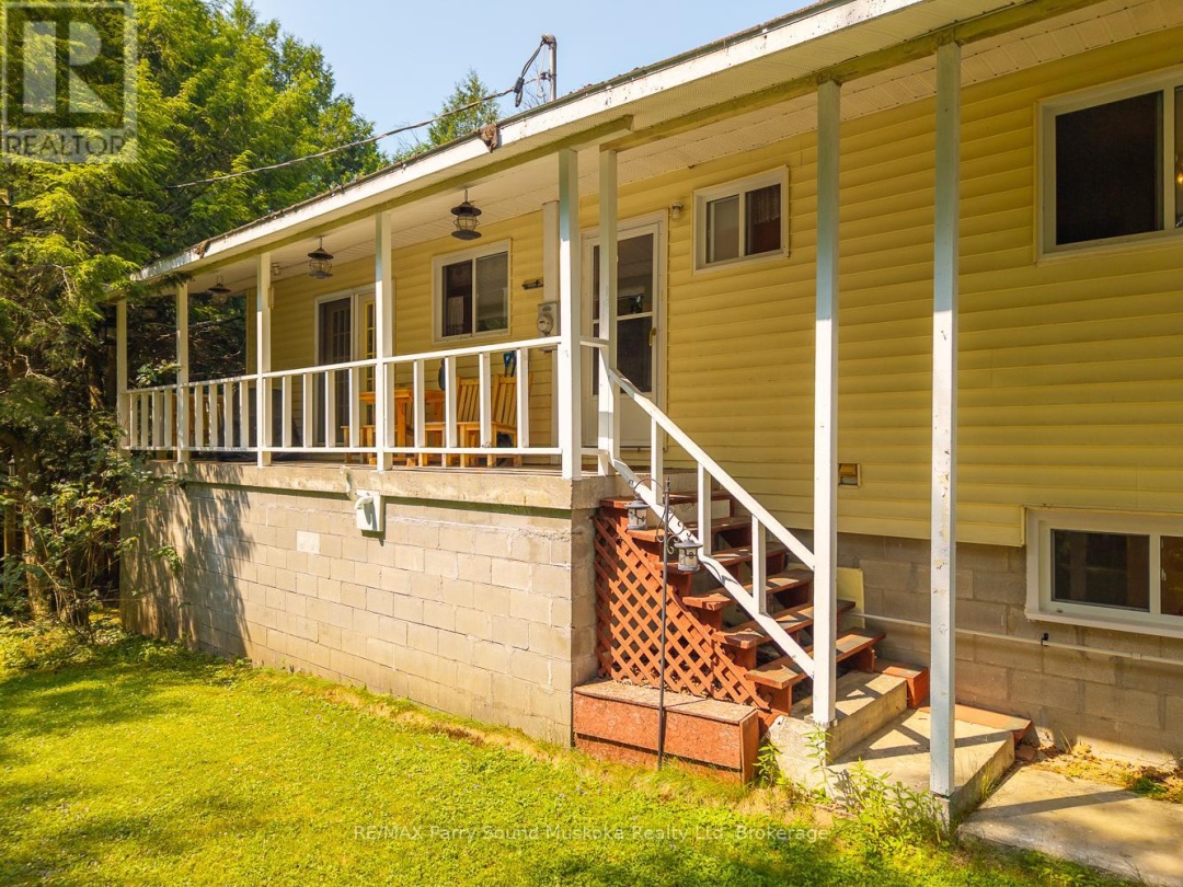 86 LAKESIDE CRESCENT, 