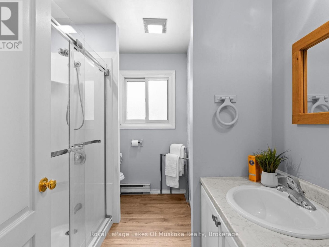 5 BROBST FOREST CRESCENT, 