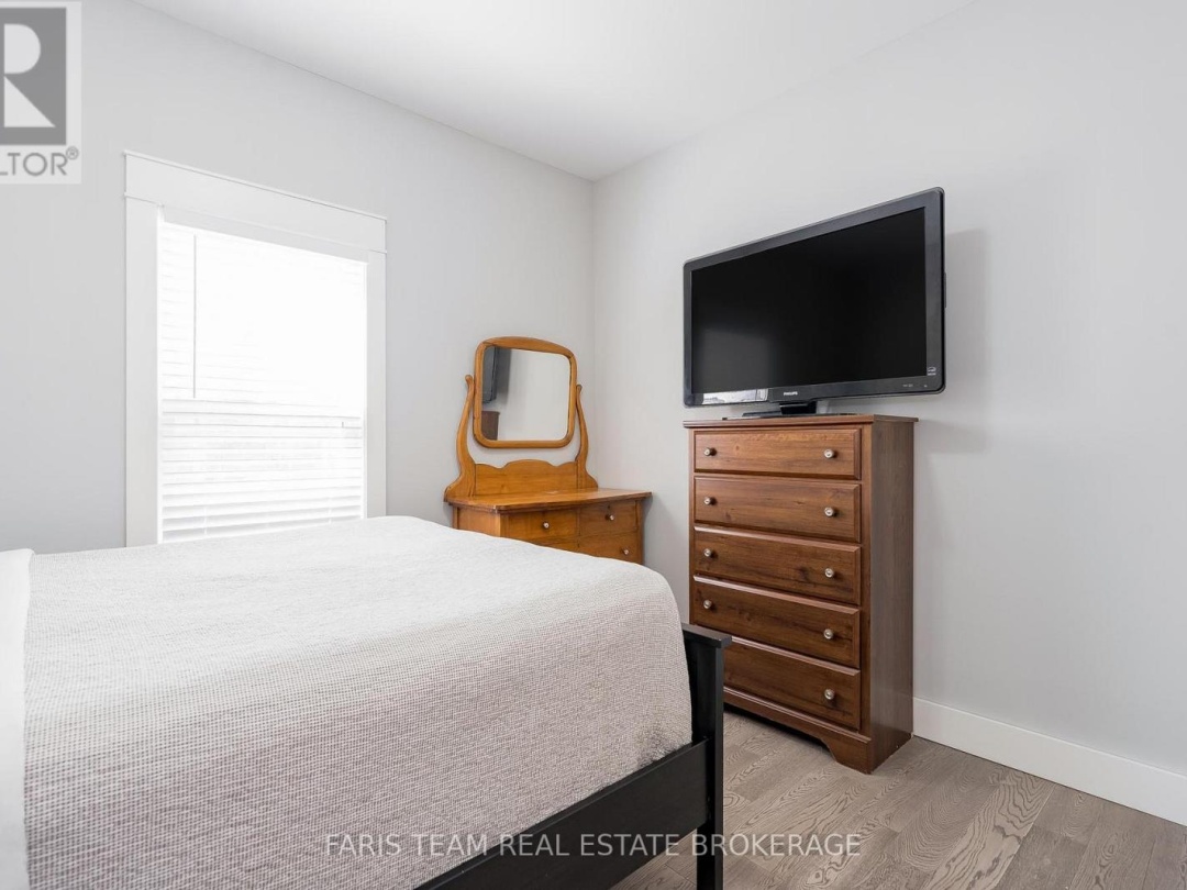 7589 CRONK SIDE ROAD, 