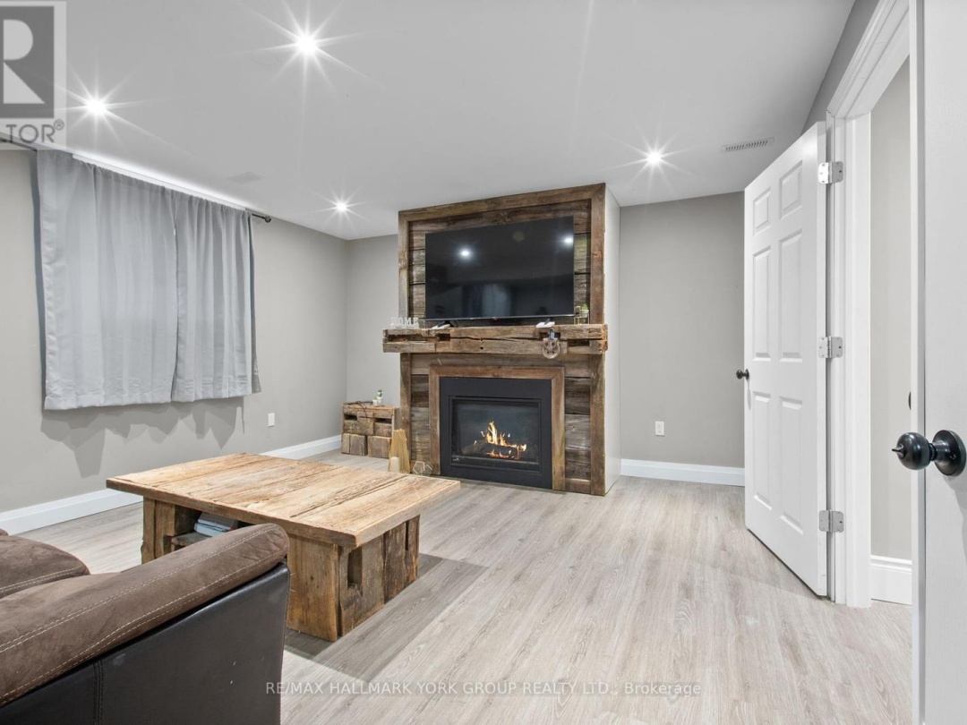 24115 Thorah Park Boulevard, Lake Simcoe