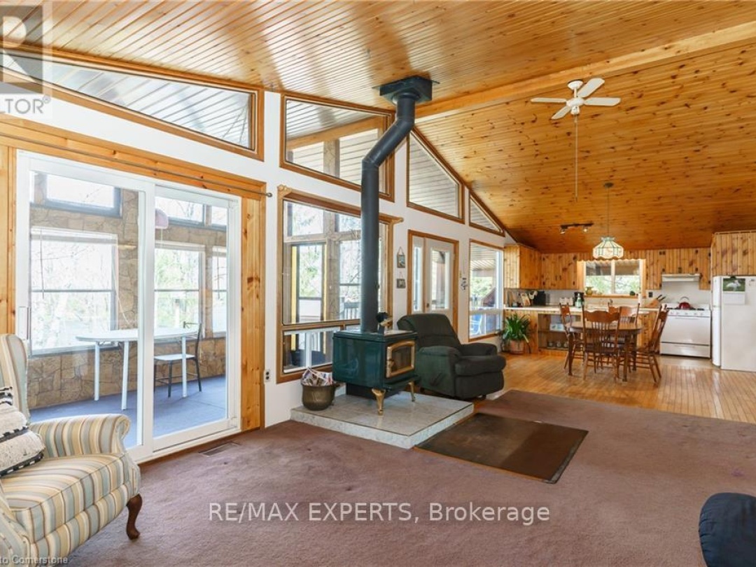86 STONEY ROAD, Manitouwabing Lake
