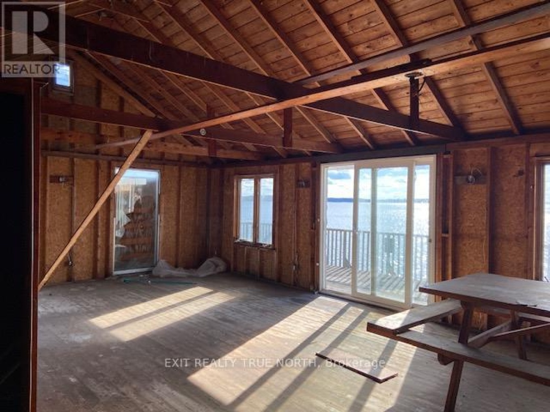 2 IS 320 GEORGIAN, Georgian Bay