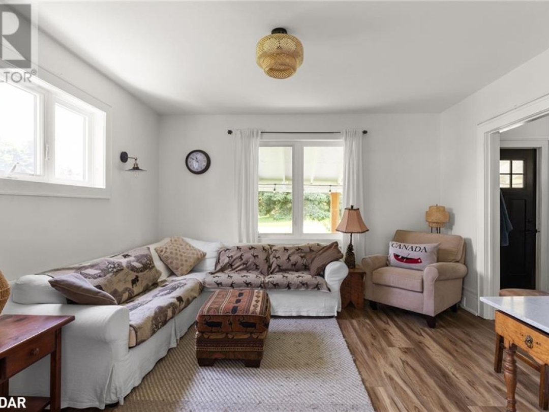 1866 WARMINSTER Side Road, 