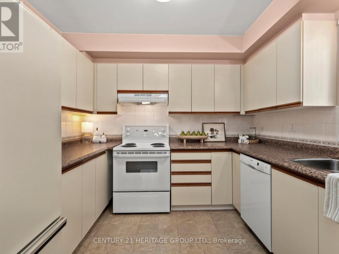 408 - 40 MUSEUM DRIVE, 