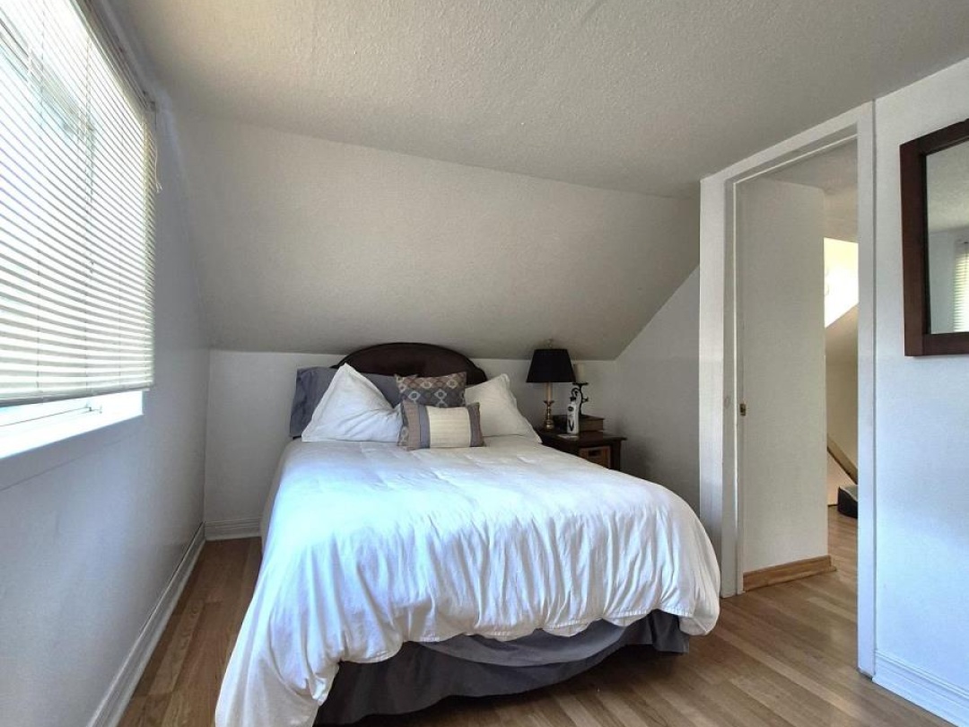 77 JAMES BAY JUNCTION ROAD S, 