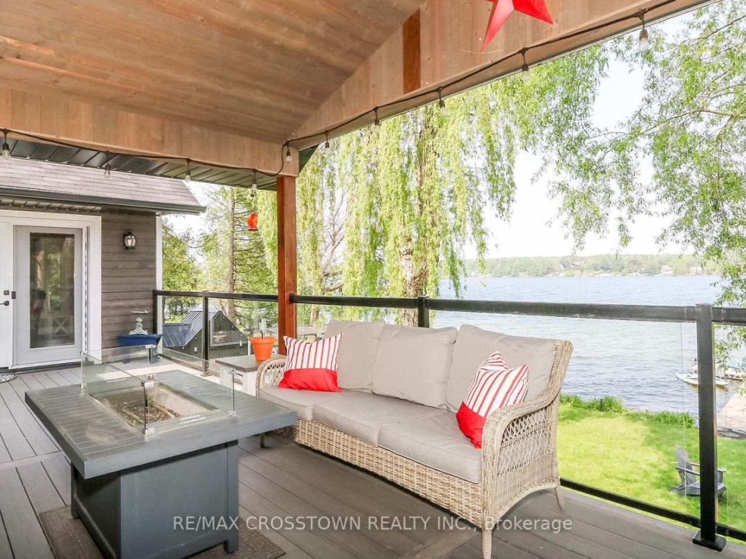 241 Eight Mile Point Road, Lake Simcoe