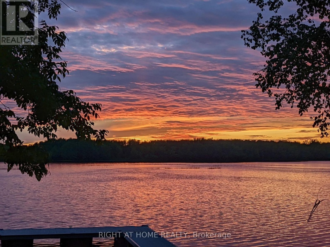 187 Campbell Beach Road, Dalrymple Lake
