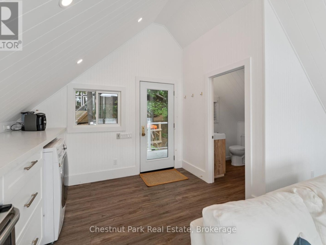 44 MILLER ISLAND, 