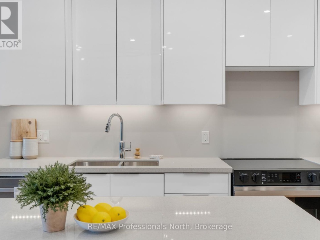 203 - 32 BRUNEL ROAD, 