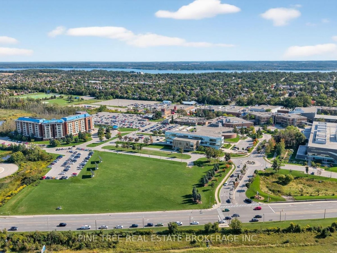 305 - 58 LAKESIDE TERRACE, 