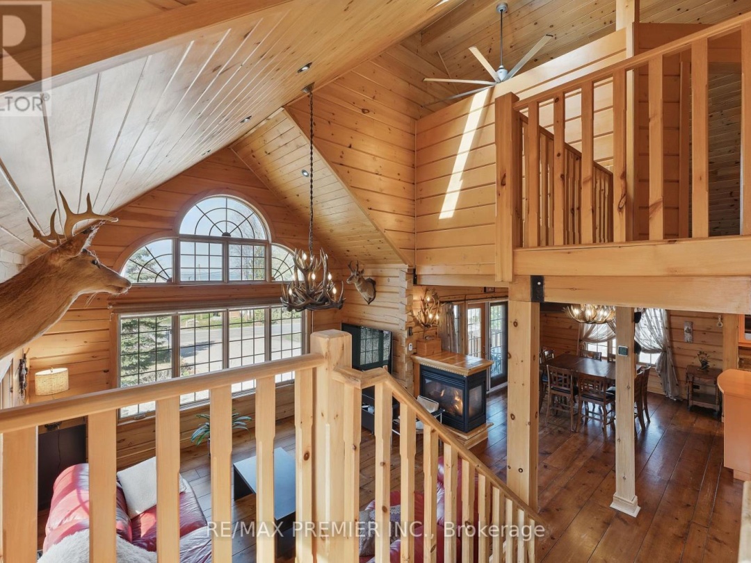2441 Lakeshore Drive, Lake Simcoe