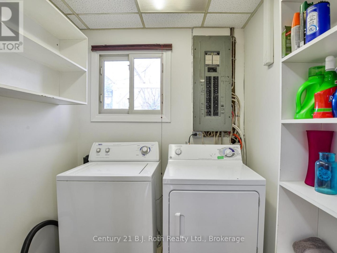 231 VICTORIA CRESCENT, Lake Simcoe