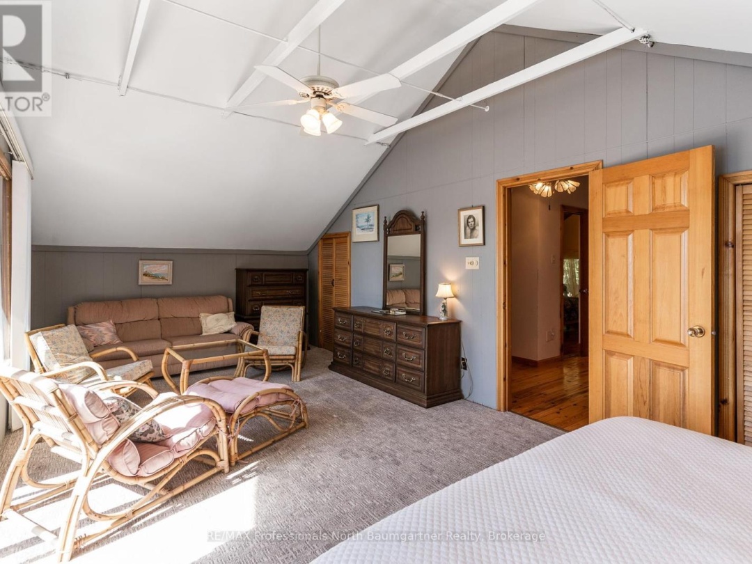 6469 Kennisis Lake Road, Kennisis Lake