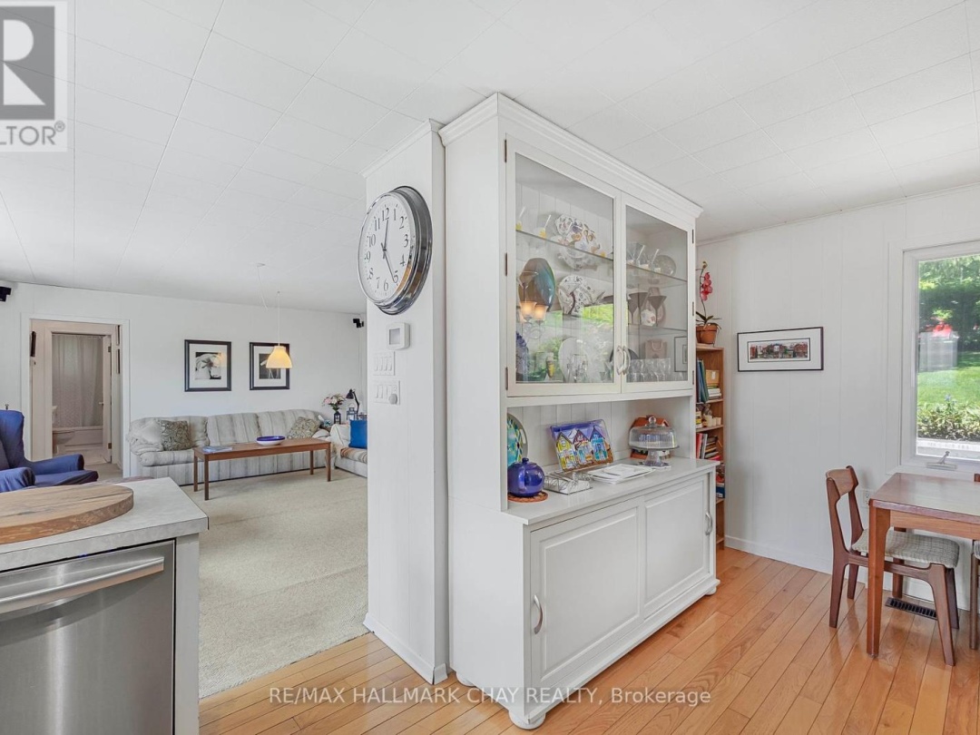 1125 WOODLAND DRIVE, Lake Simcoe