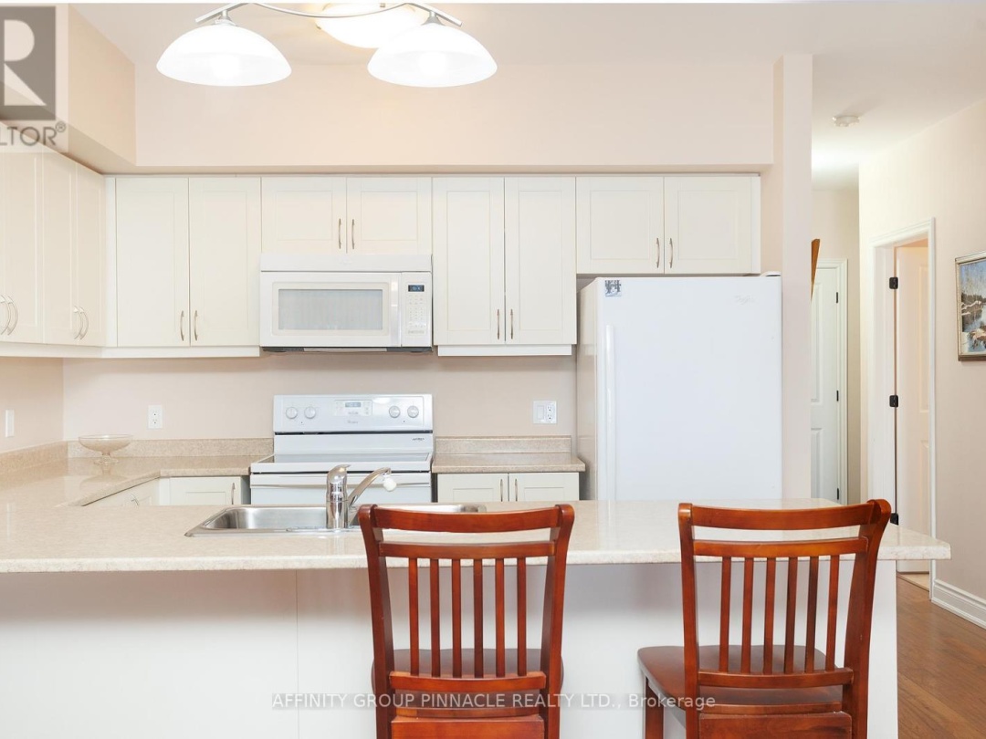 103 - 94 FRANCIS STREET W, 