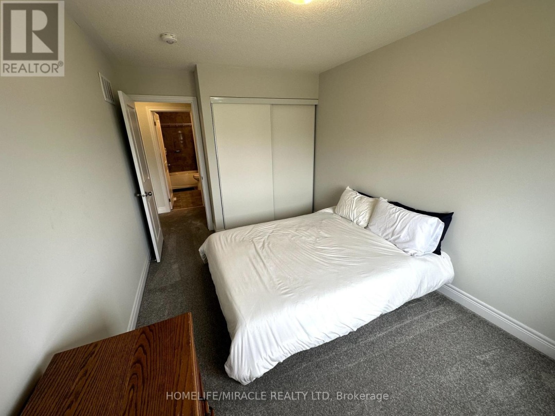 300 DAFFODIL COURT, 