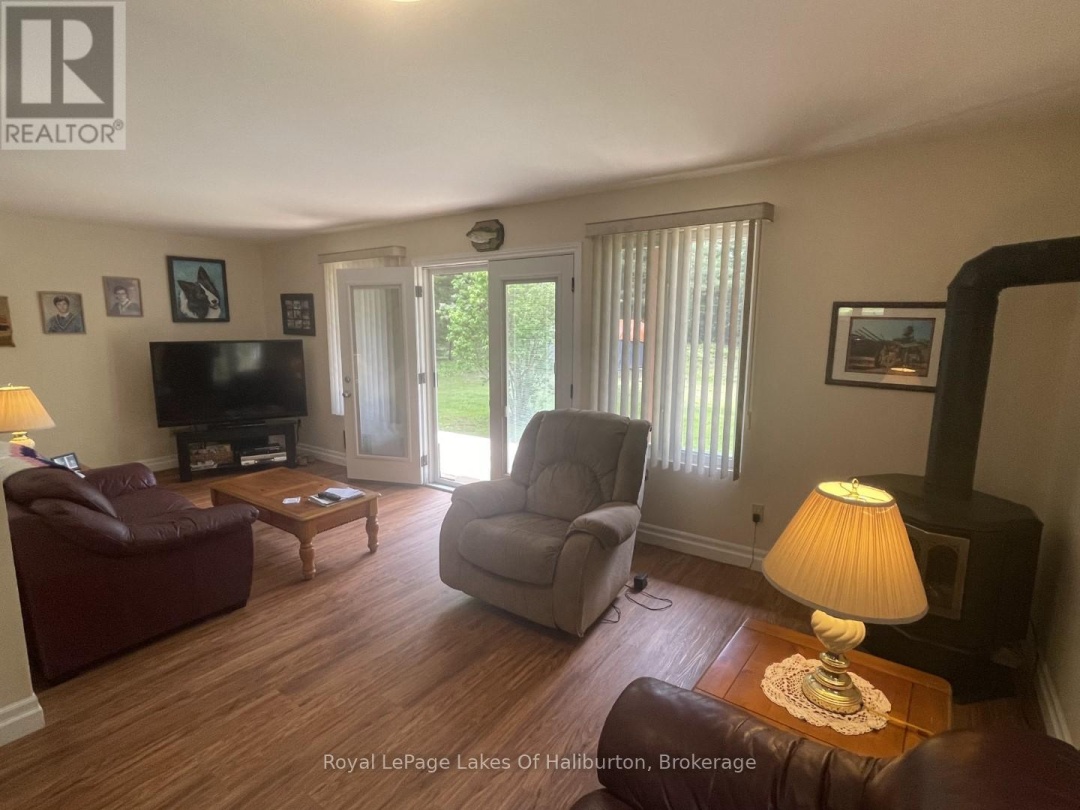 1675 BRAELOCH ROAD, Kennisis Lake
