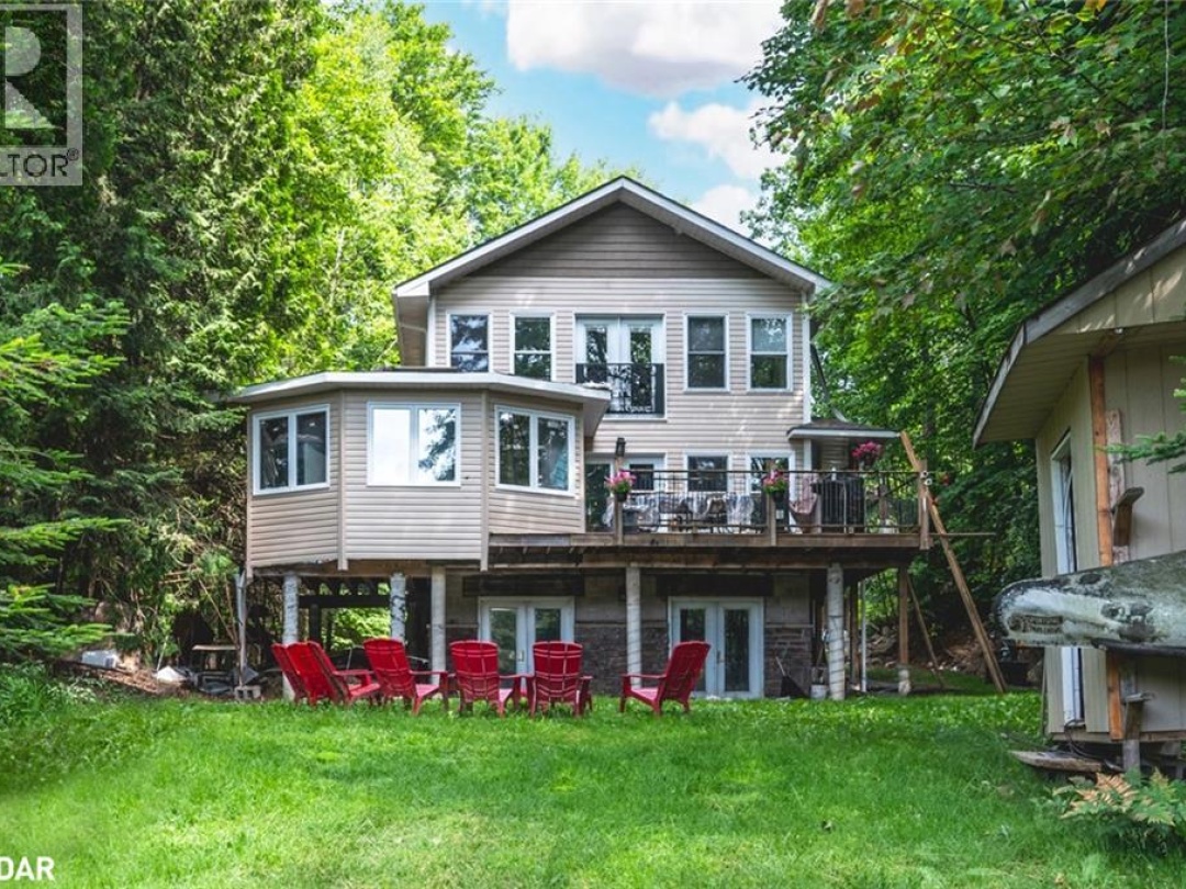 4 CLOVER Court, 