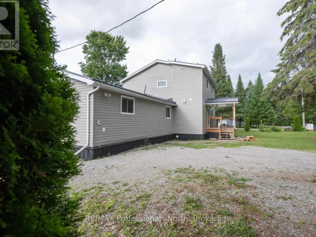 90 Kozy Kove Road, Burnt Lake