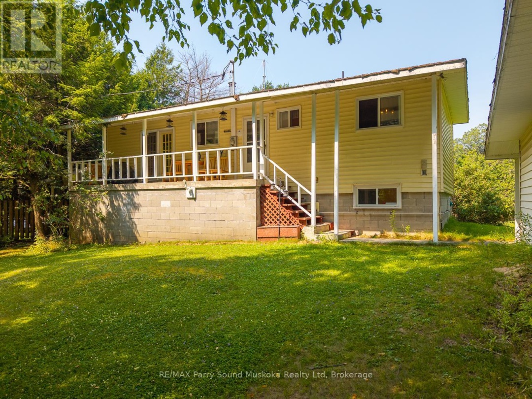 86 LAKESIDE CRESCENT, 
