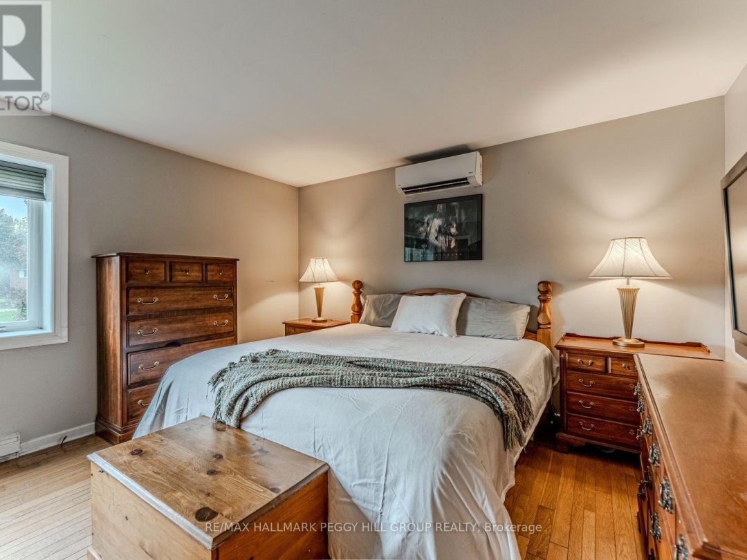 7 SANDLEWOOD TRAIL, 