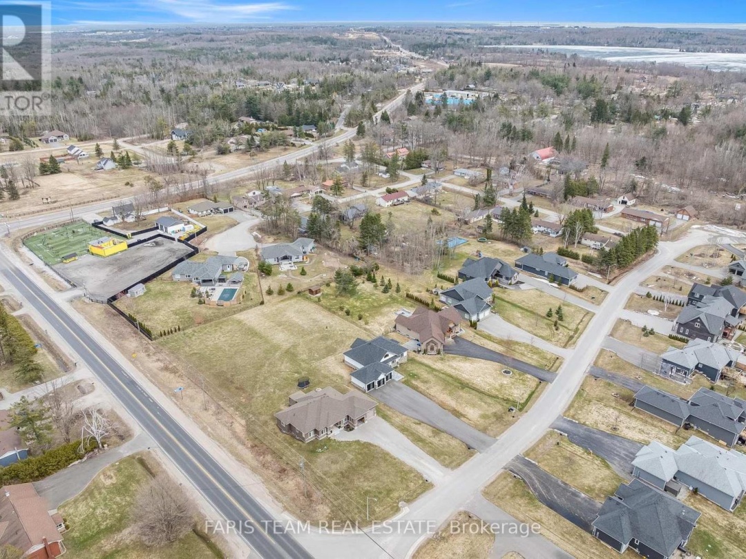 5 Breanna Boulevard, Oro-Medonte (Prices Corners)