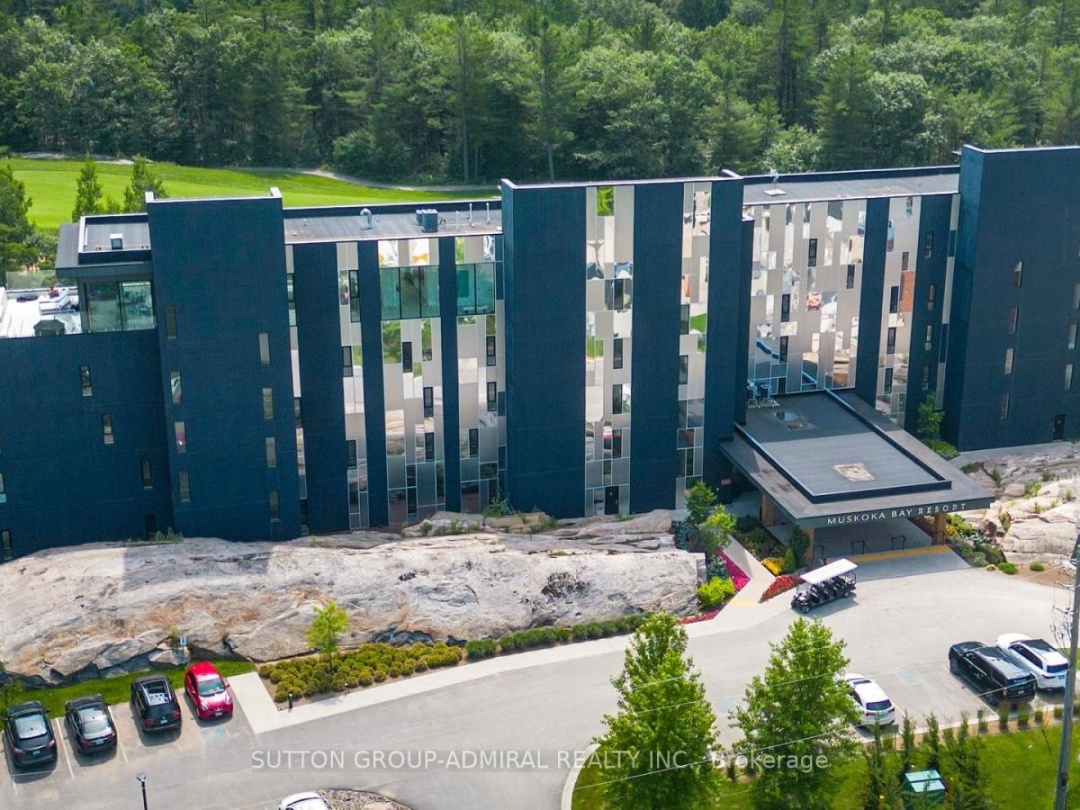 209 - 120 CARRICK TRAIL, 