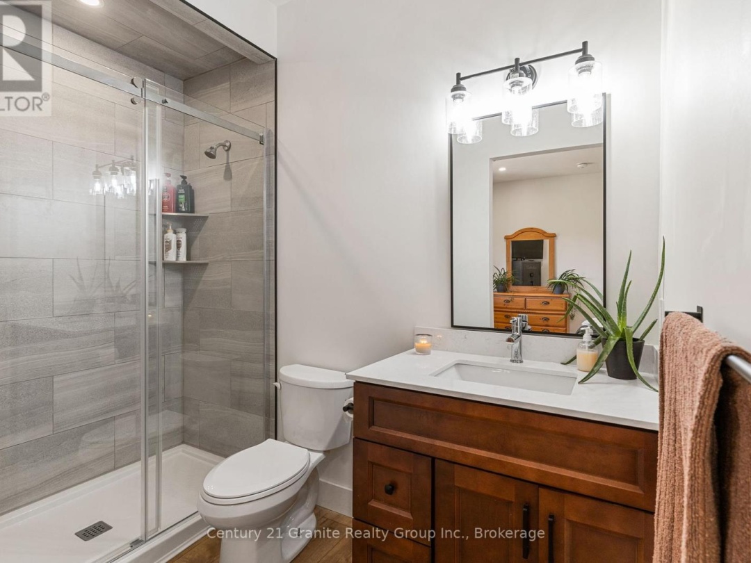 4324 Deep Bay Road, Gull Lake