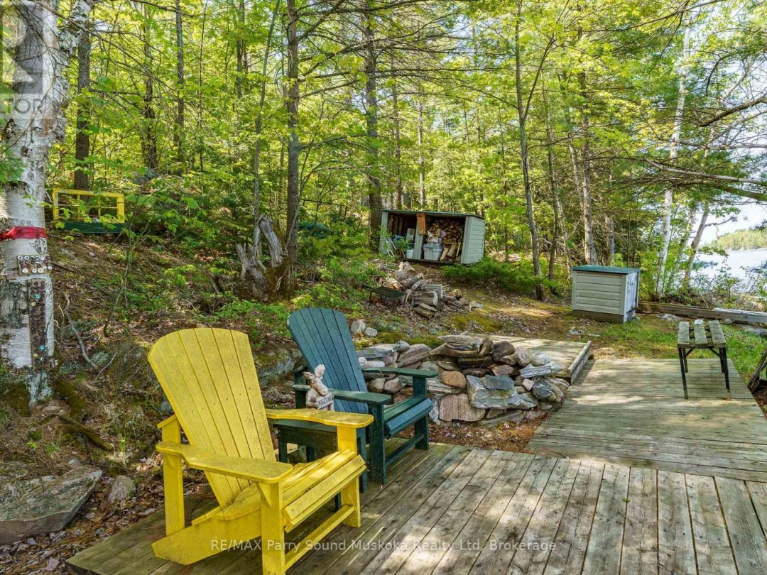 124 Healey Lake Water, Healey Lake