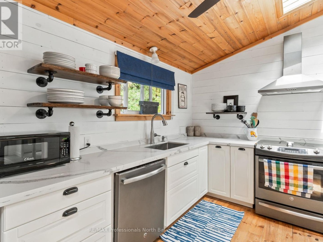 2129 Telephone Bay Road, Highlands East