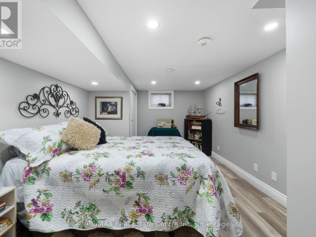 33 GRAHAM DRIVE, 