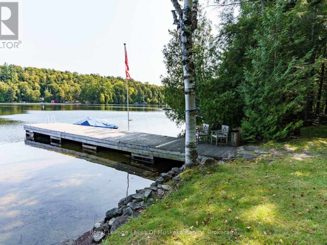 1363 West Oxbow Lake Road, Oxbow Lake