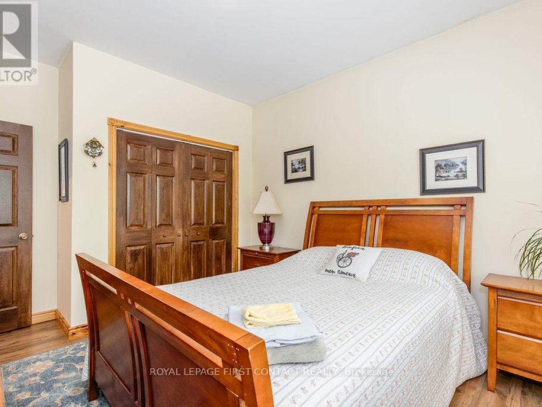 4447 ORKNEY BEACH ROAD, Lake Simcoe