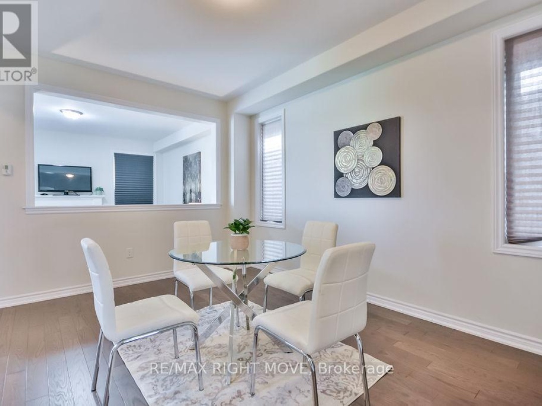 3117 Orion Boulevard, Orillia