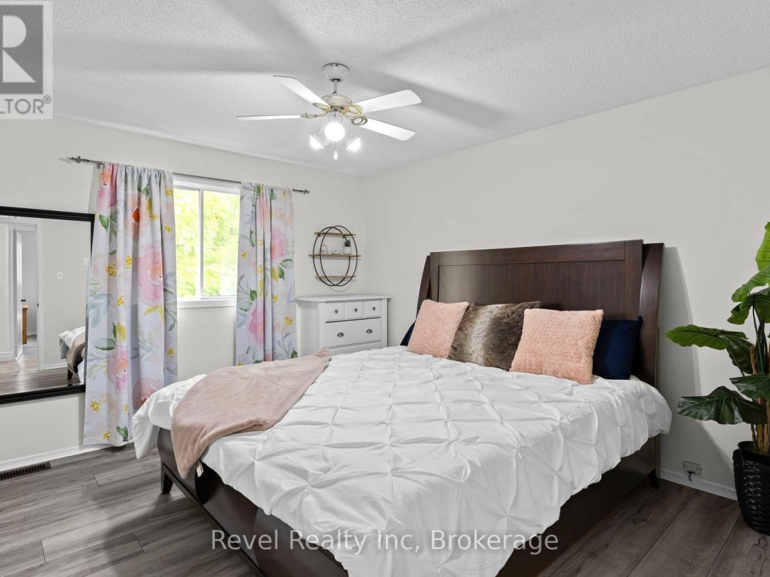 35 MACKLAIM DRIVE, 