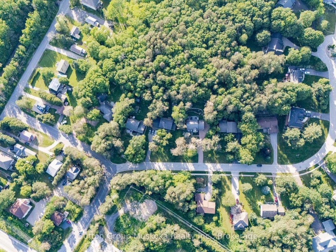 12 SILVER OAKS CRESCENT, 